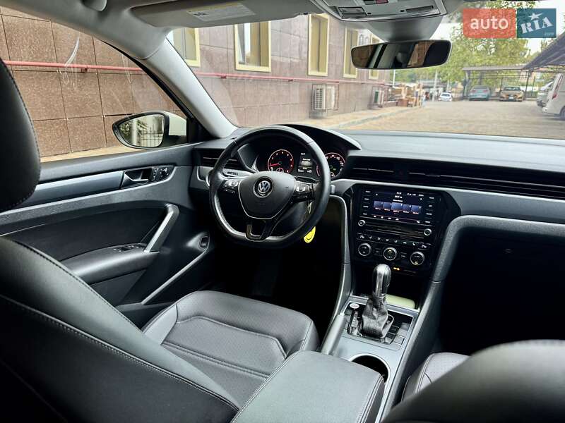 Седан Volkswagen Passat 2020 в Одессе