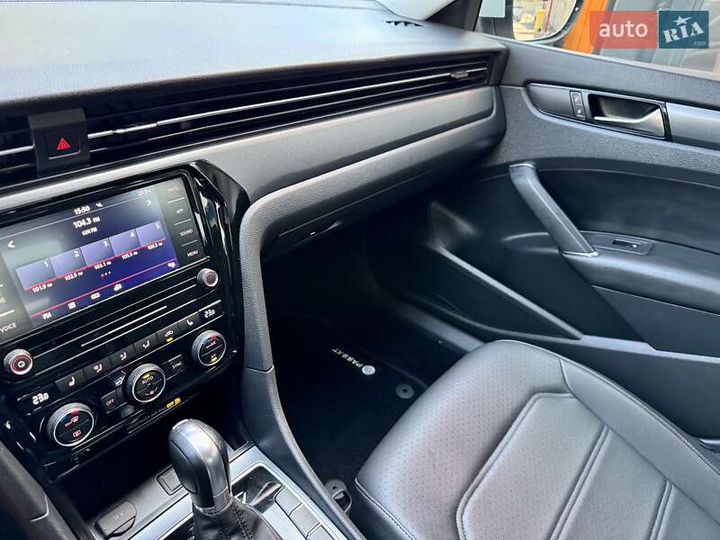 Седан Volkswagen Passat 2020 в Одессе