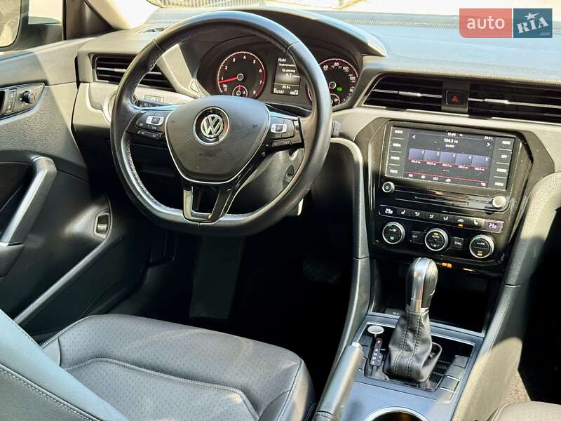 Седан Volkswagen Passat 2020 в Одессе