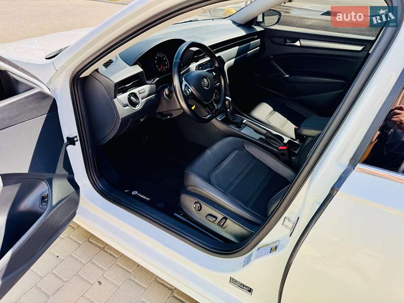 Седан Volkswagen Passat 2020 в Одессе