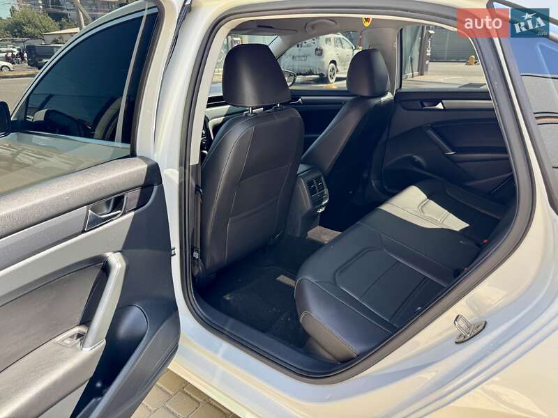 Седан Volkswagen Passat 2020 в Одессе