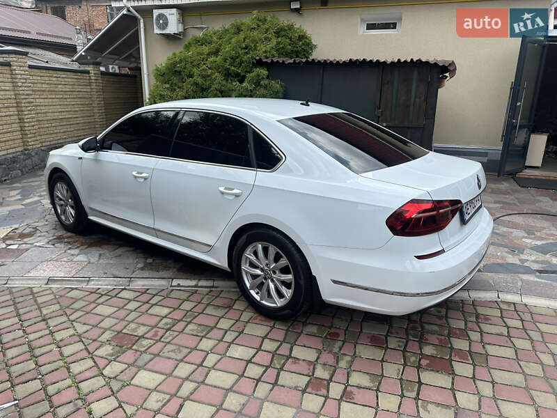 Седан Volkswagen Passat 2016 в Дніпрі