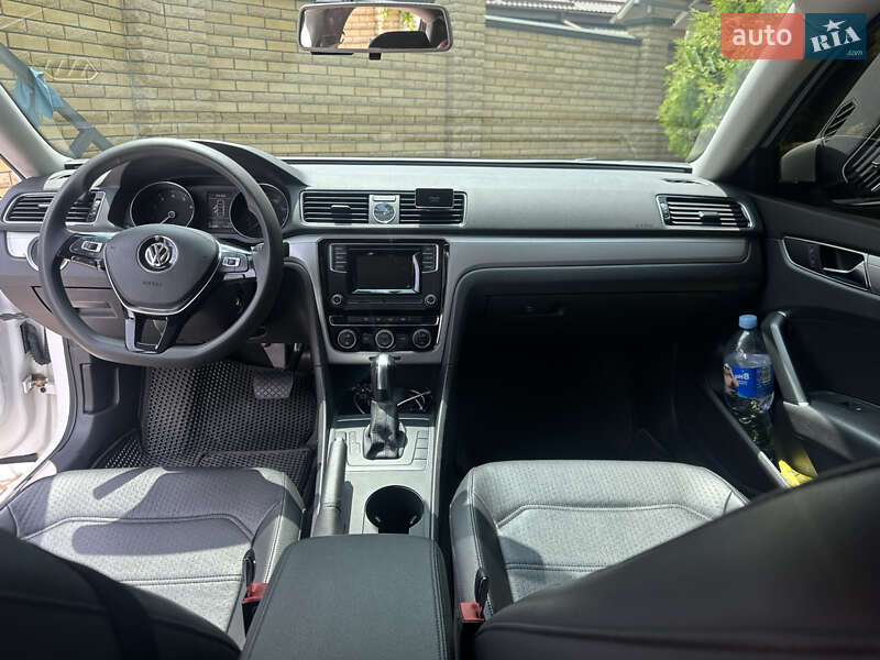 Седан Volkswagen Passat 2016 в Дніпрі