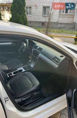 Седан Volkswagen Passat 2012 в Кременчуге