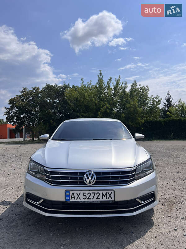 Седан Volkswagen Passat 2016 в Харькове