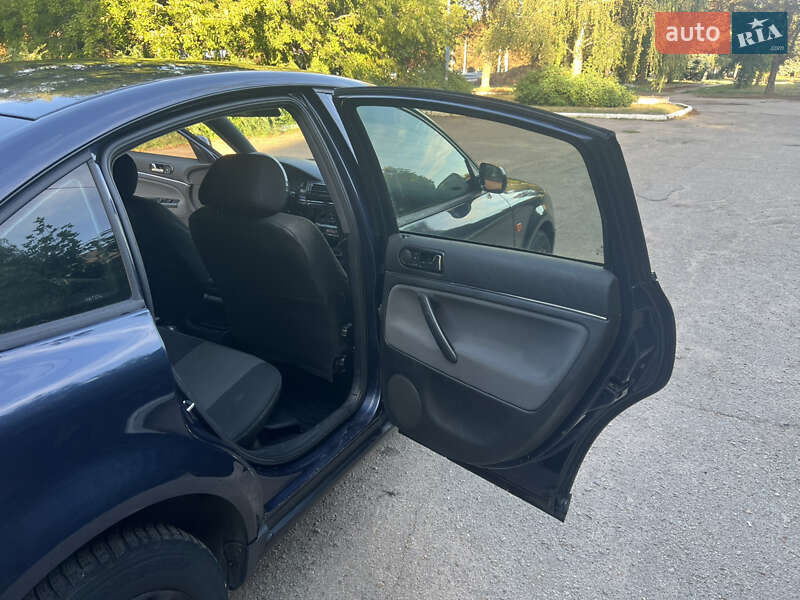Седан Volkswagen Passat 1997 в Кропивницком