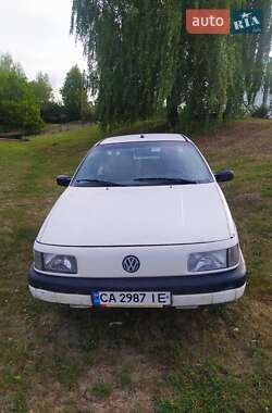 Седан Volkswagen Passat 1989 в Тальному