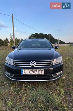 Універсал Volkswagen Passat 2012 в 