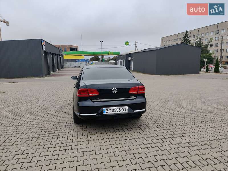 Седан Volkswagen Passat 2011 в Сокале