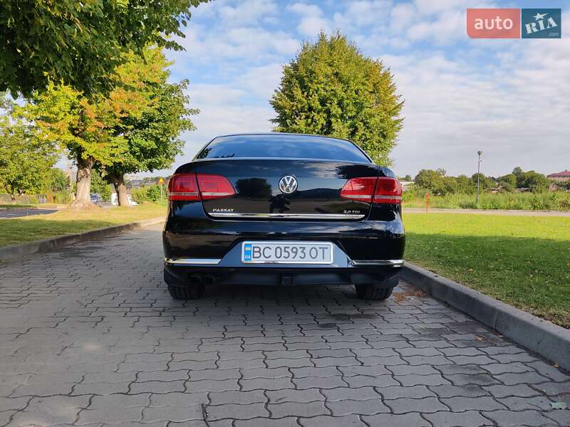 Седан Volkswagen Passat 2011 в Сокале