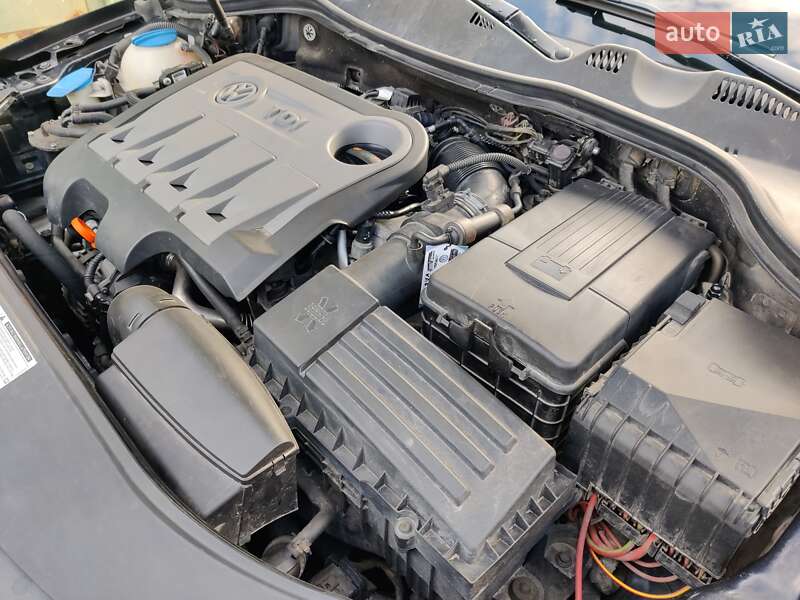 Седан Volkswagen Passat 2011 в Сокале