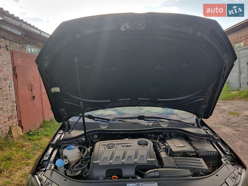 Седан Volkswagen Passat 2011 в Сокале