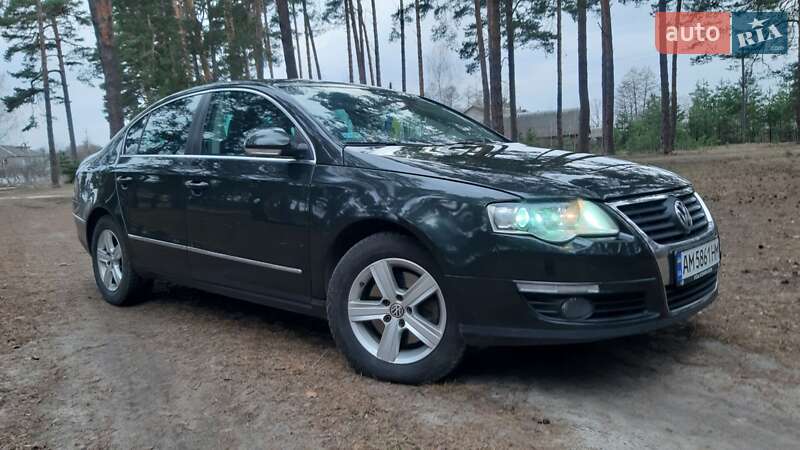 Седан Volkswagen Passat 2006 в Олевську