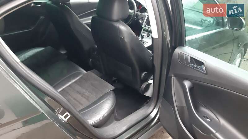 Седан Volkswagen Passat 2006 в Олевську
