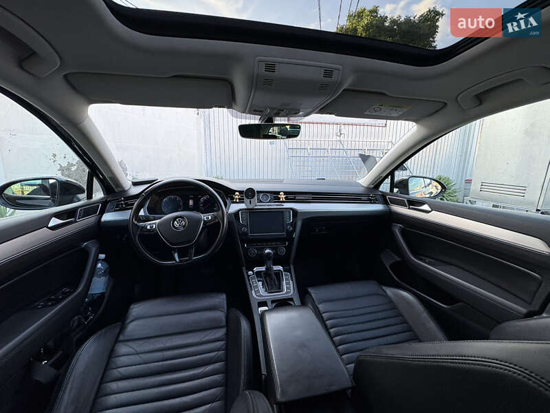 Універсал Volkswagen Passat 2015 в Чернівцях