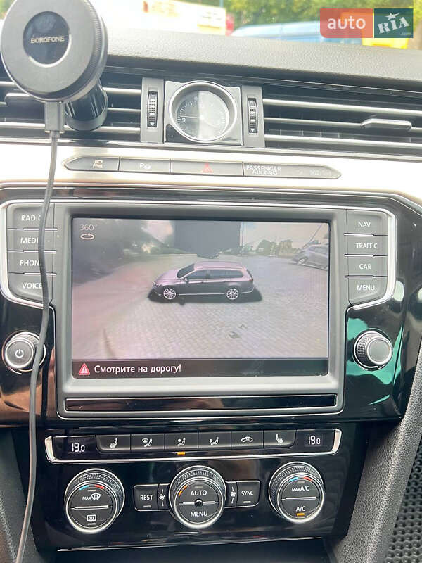 Універсал Volkswagen Passat 2015 в Чернівцях