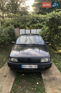 Седан Volkswagen Passat 1992 в Тернополі