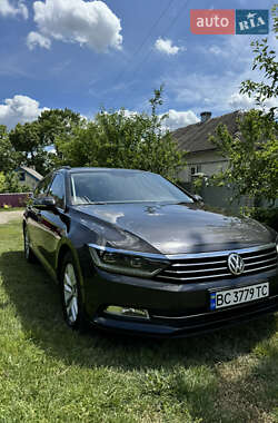 Универсал Volkswagen Passat 2017 в Львове
