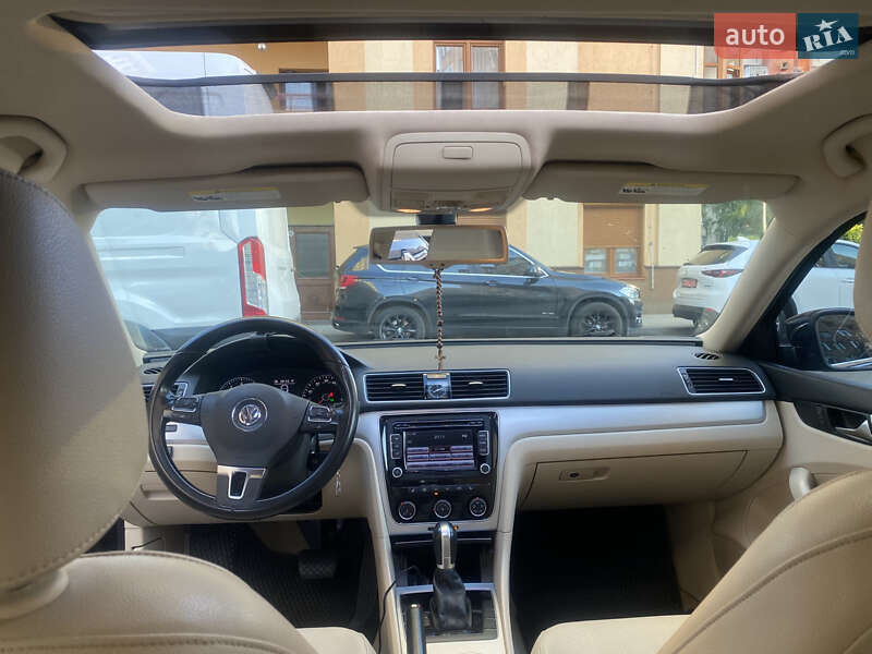 Седан Volkswagen Passat 2013 в Львове