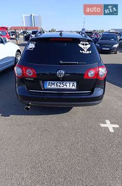 Универсал Volkswagen Passat 2010 в Житомире