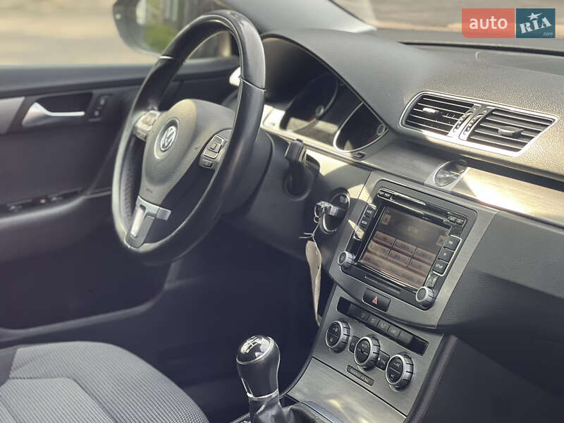 Универсал Volkswagen Passat 2013 в Виннице фото 20 Универсал Volkswagen Passat 2013 в Виннице