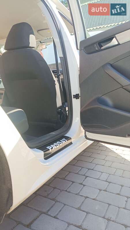 Седан Volkswagen Passat 2013 в Лозовій