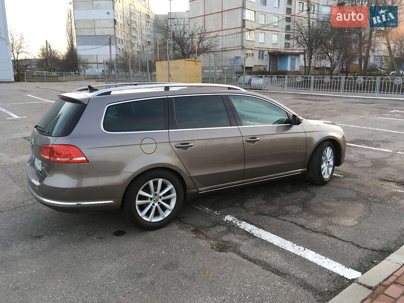 Універсал Volkswagen Passat 2011 в Харкові