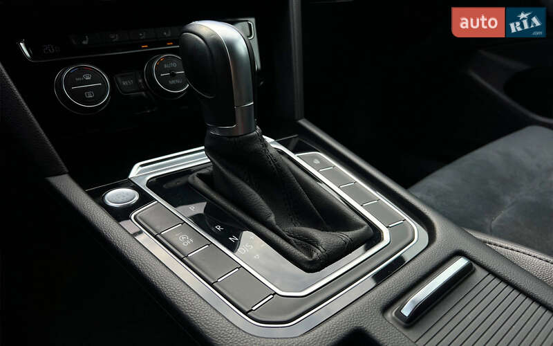 Универсал Volkswagen Passat 2018 в Львове фото 15 Универсал Volkswagen Passat 2018 в Львове