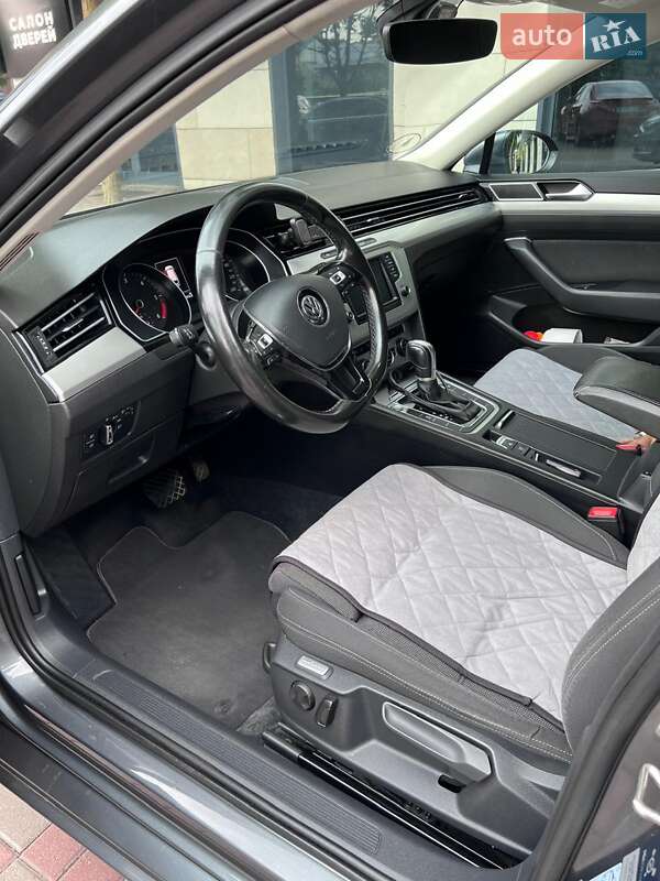 Универсал Volkswagen Passat 2016 в Львове