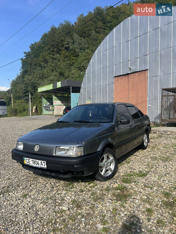 Седан Volkswagen Passat 1988 в Яворове