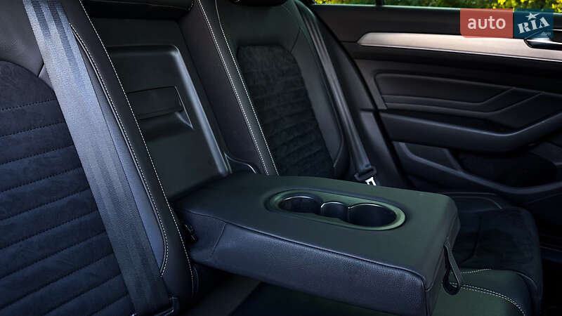 Седан Volkswagen Passat 2019 в Ужгороді