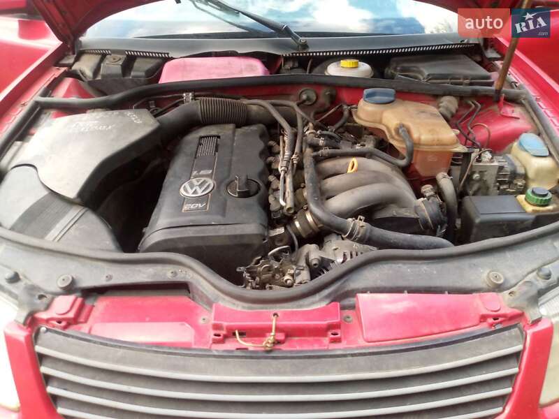 Седан Volkswagen Passat 1998 в Путиле