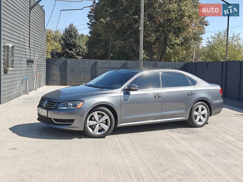 Седан Volkswagen Passat 2013 в Жовтих Водах