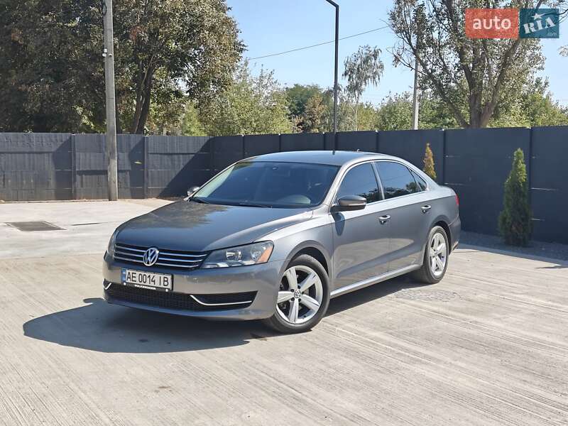 Седан Volkswagen Passat 2013 в Жовтих Водах