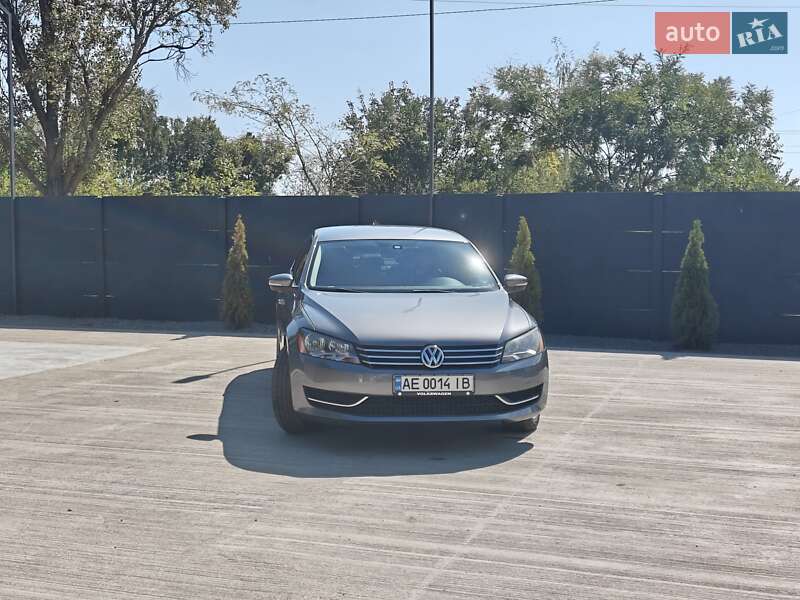 Седан Volkswagen Passat 2013 в Жовтих Водах