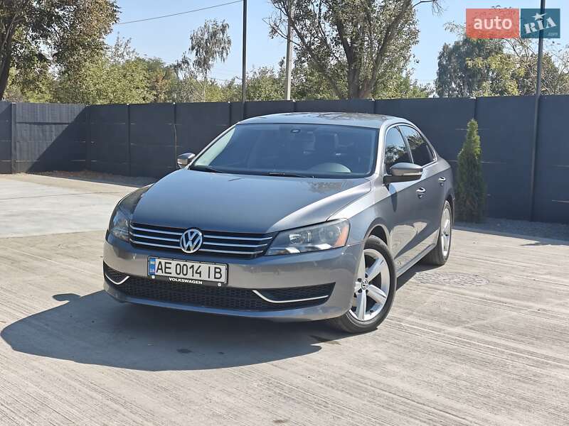 Седан Volkswagen Passat 2013 в Жовтих Водах