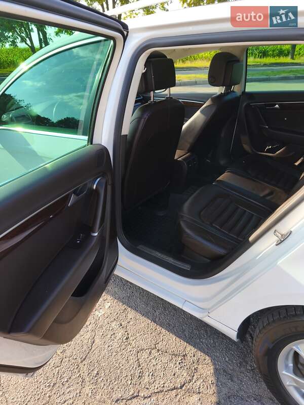 Универсал Volkswagen Passat 2012 в Владимире