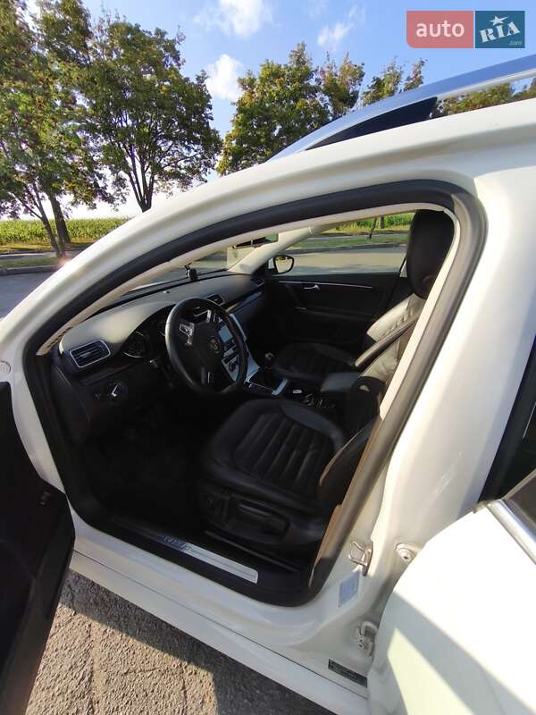 Универсал Volkswagen Passat 2012 в Владимире