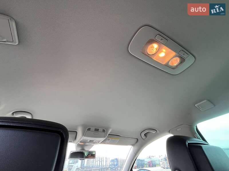 Универсал Volkswagen Passat 2012 в Коростене