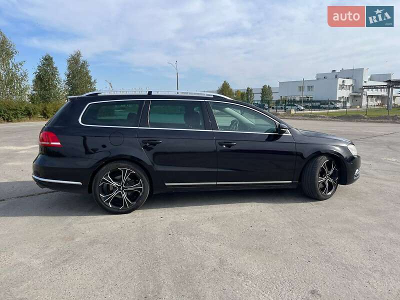 Универсал Volkswagen Passat 2012 в Коростене