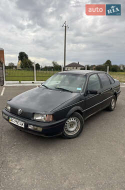 Седан Volkswagen Passat 1989 в Іваничах