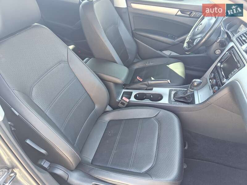 Седан Volkswagen Passat 2013 в Жовтих Водах