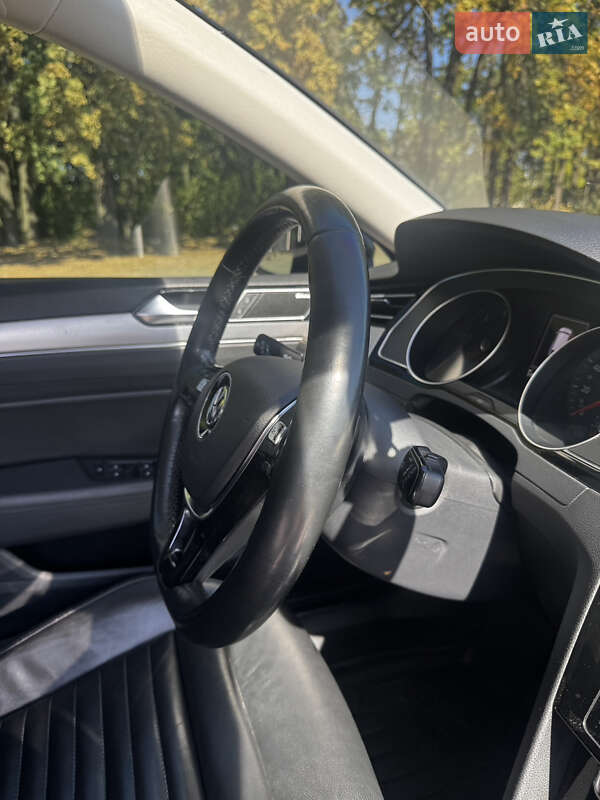 Универсал Volkswagen Passat 2014 в Умани