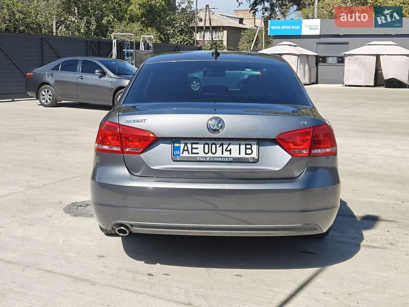 Седан Volkswagen Passat 2013 в Жовтих Водах