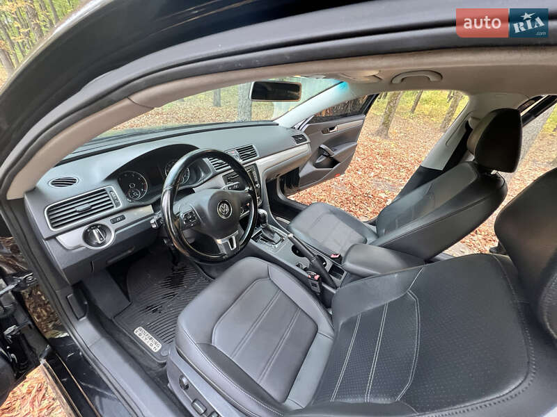 Седан Volkswagen Passat 2013 в Лозовій