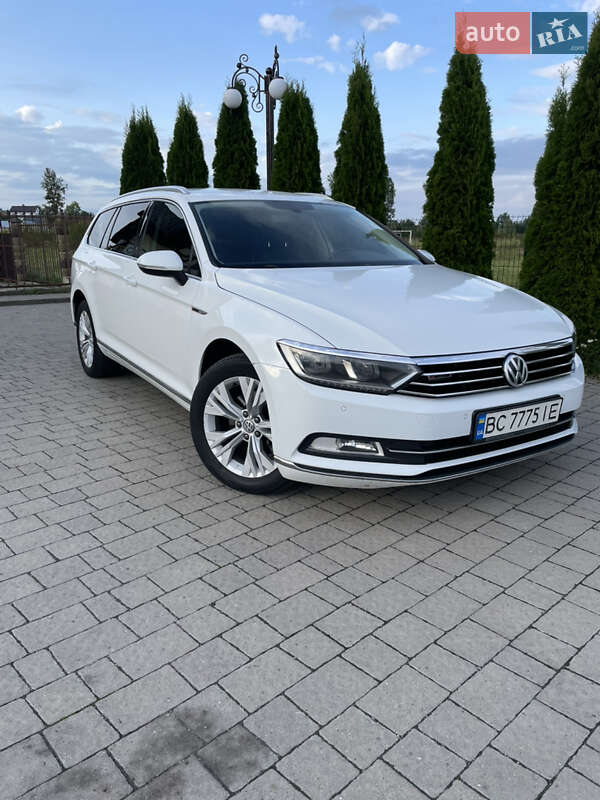 Универсал Volkswagen Passat 2016 в Киеве