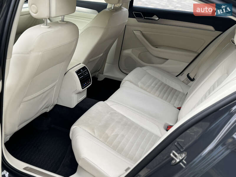 Седан Volkswagen Passat 2017 в Трускавці