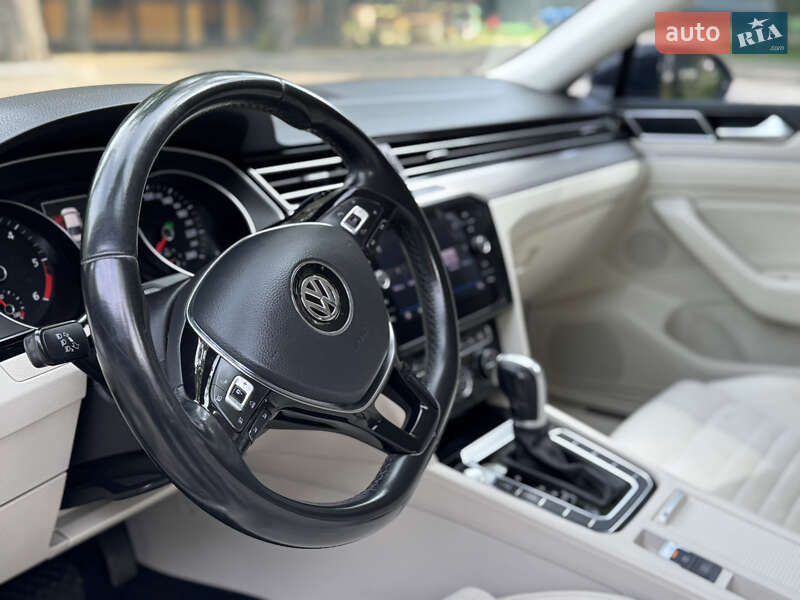 Седан Volkswagen Passat 2017 в Трускавці