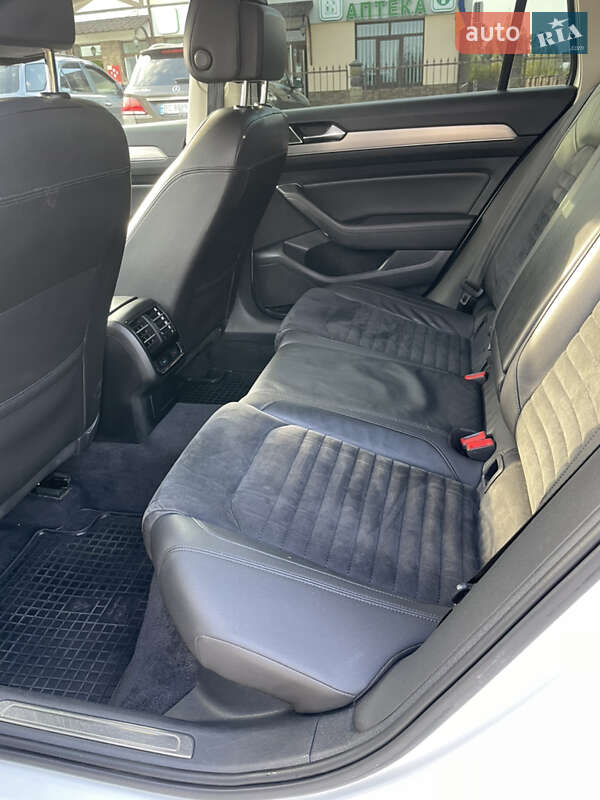 Универсал Volkswagen Passat 2016 в Киеве