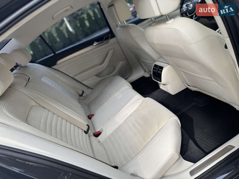 Седан Volkswagen Passat 2017 в Трускавці